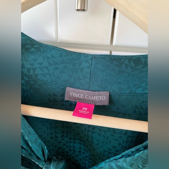 NWT Vince Camuto Tie Neck Blouse - Picture 5 of 6